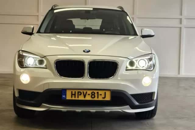 BMW X1 (2015) thumbnail 2