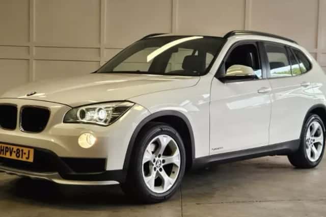 BMW X1 (2015) thumbnail 3