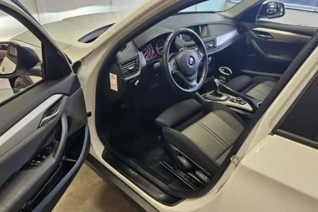 BMW X1 (2015) thumbnail 4