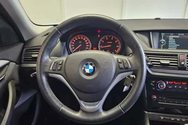 BMW X1 (2015) thumbnail 6