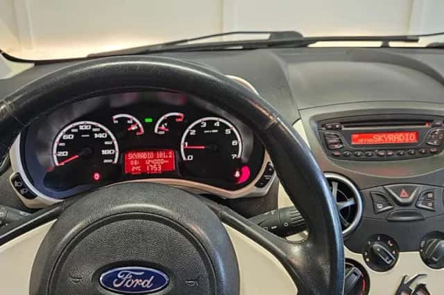 Ford Ka (2010) thumbnail 5