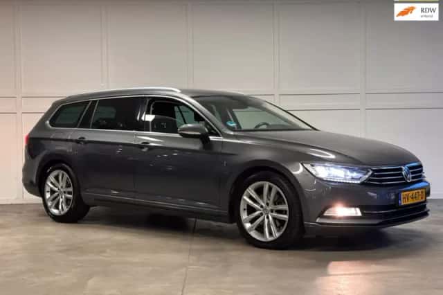 Volkswagen Passat (2015) thumbnail 1