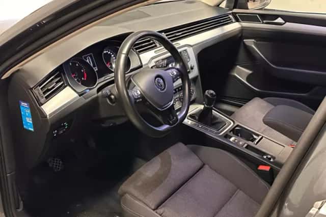 Volkswagen Passat (2015) thumbnail 4