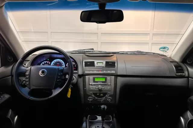 SsangYong Rexton (2013) thumbnail 5