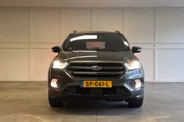 Ford Kuga (2018) thumbnail 2