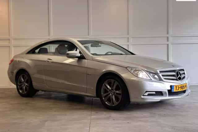 Mercedes-Benz E-Klasse (2009) thumbnail 1