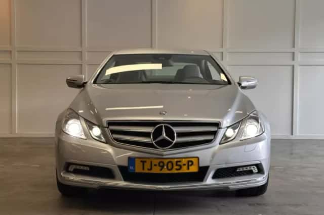Mercedes-Benz E-Klasse (2009) thumbnail 2