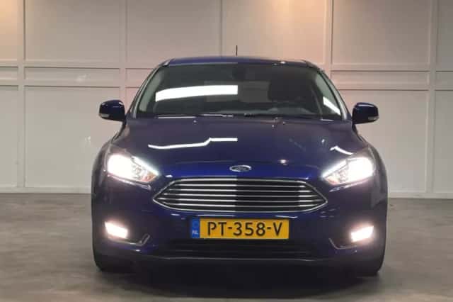Ford Focus (2017) thumbnail 2