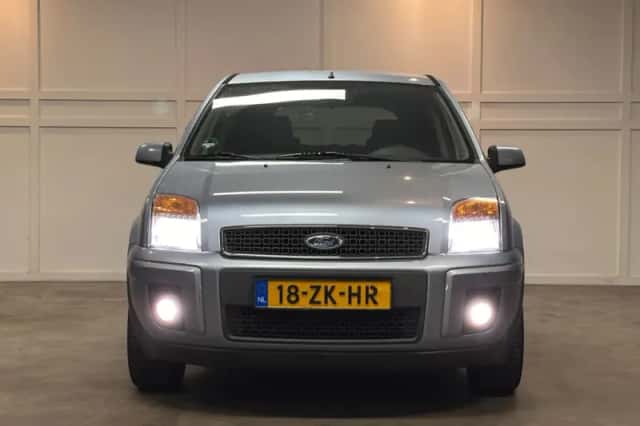 Ford Fusion (2008) thumbnail 2