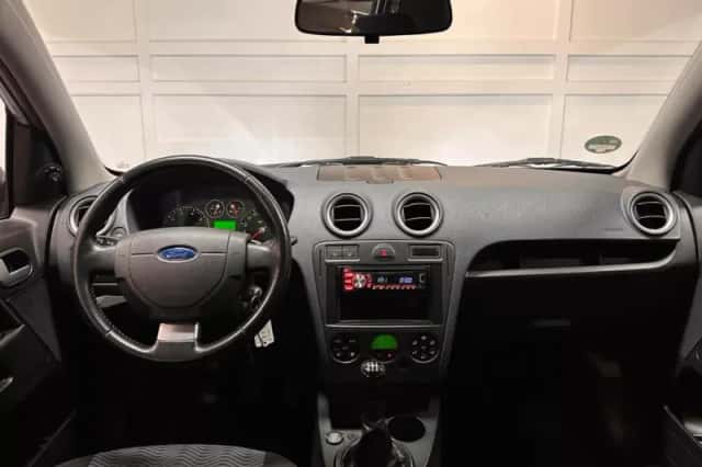 Ford Fusion (2008) thumbnail 5