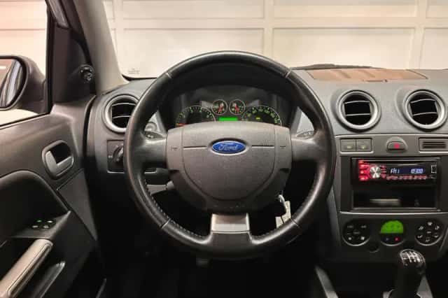 Ford Fusion (2008) thumbnail 6