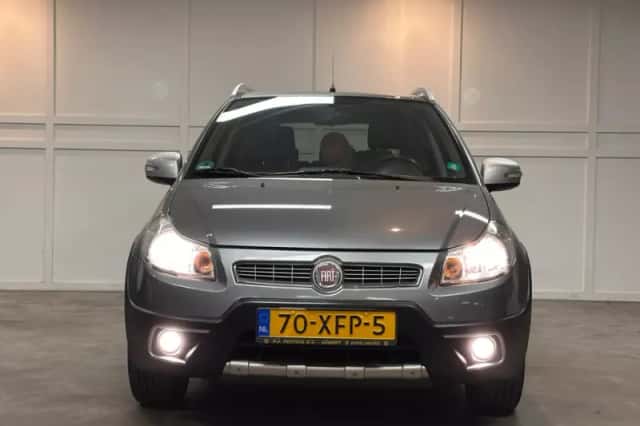 Fiat Sedici (2012) thumbnail 2