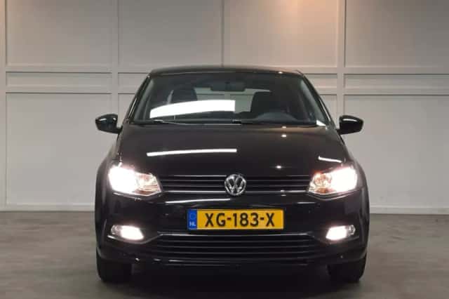 Volkswagen Polo (2016) thumbnail 2