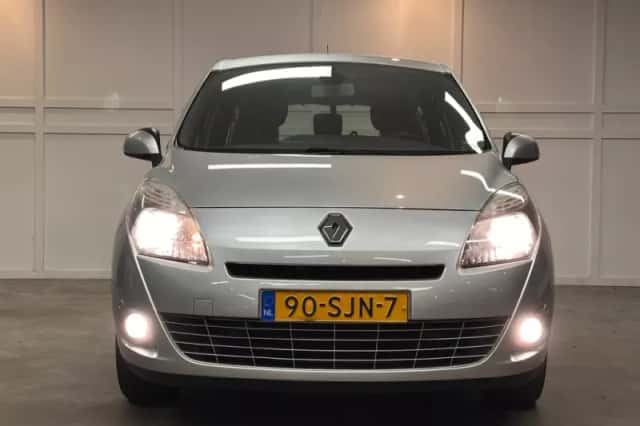 Renault Grand Scénic (2011) thumbnail 2