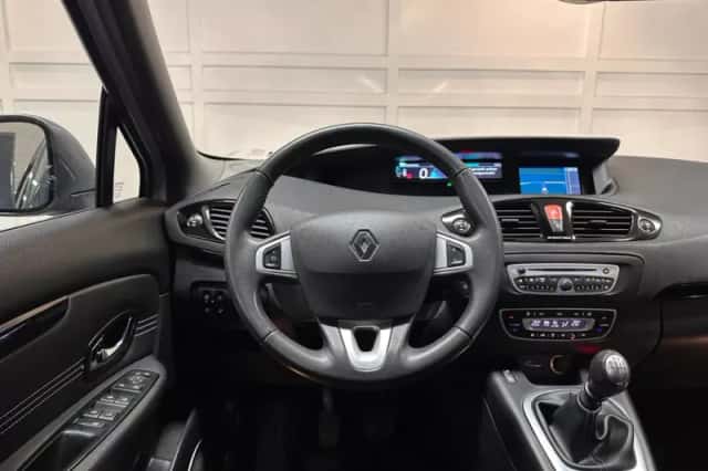 Renault Grand Scénic (2011) thumbnail 6