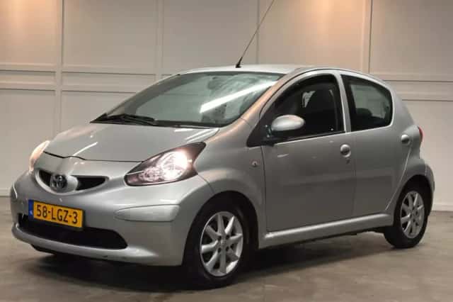 Toyota Aygo (2008) thumbnail 3