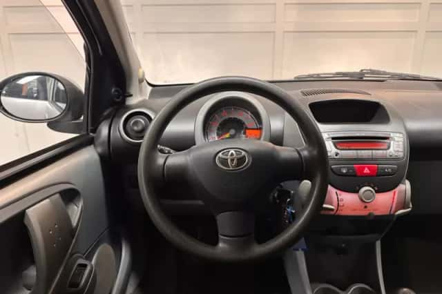 Toyota Aygo (2008) thumbnail 4