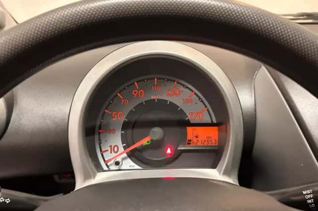 Toyota Aygo (2008) thumbnail 6