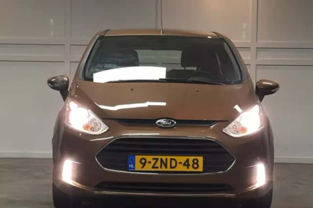 Ford B-Max (2015) thumbnail 2
