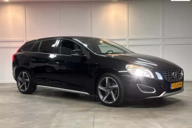 Volvo V60 (2011) thumbnail 1