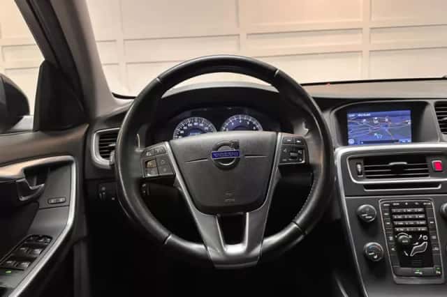 Volvo V60 (2011) thumbnail 6