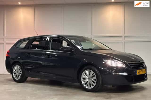 Peugeot 308 (2017) thumbnail 1