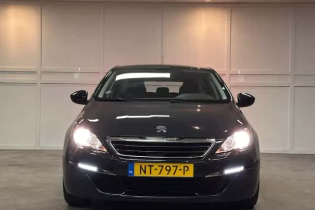 Peugeot 308 (2017) thumbnail 2