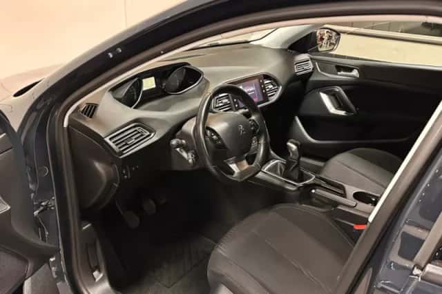 Peugeot 308 (2017) thumbnail 4