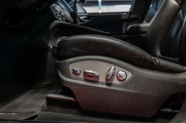 Porsche Macan (2022) thumbnail 5