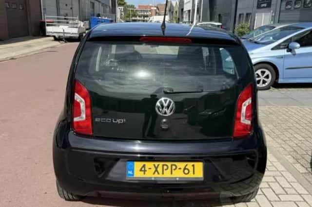 Volkswagen Up! (2014) thumbnail 4