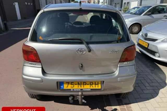 Toyota Yaris (2004) thumbnail 4