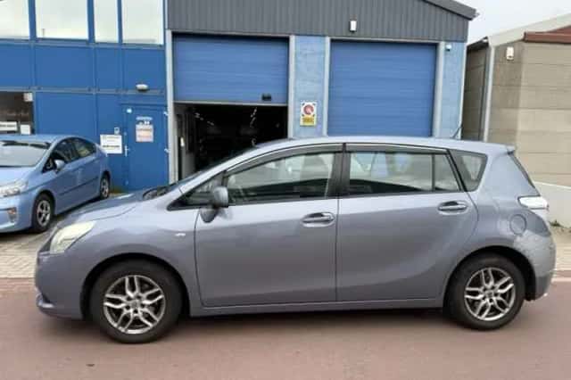 Toyota Verso (2009) thumbnail 2