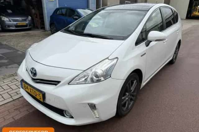 Toyota Prius (2012) thumbnail 1