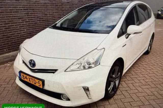 Toyota Prius (2012) thumbnail 1
