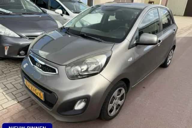 Kia Picanto (2013) thumbnail 1