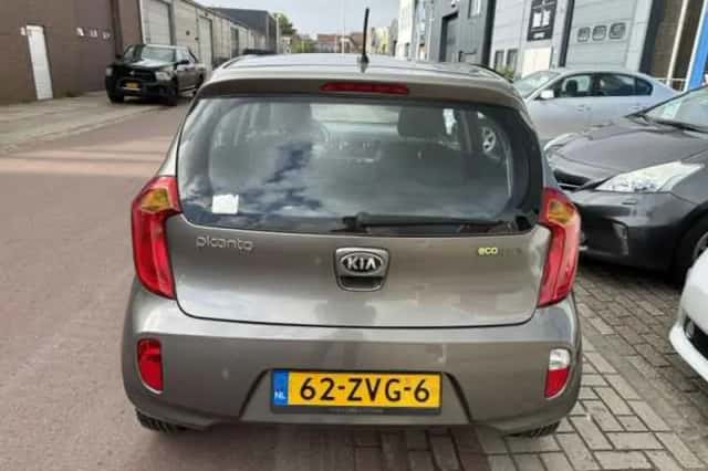 Kia Picanto (2013) thumbnail 4