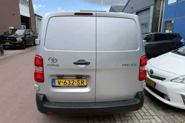 Toyota Proace (2018) thumbnail 4