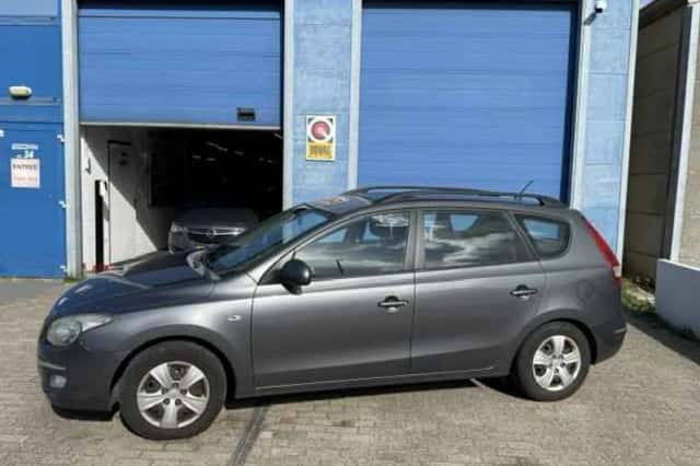 Hyundai i30 (2010) thumbnail 2