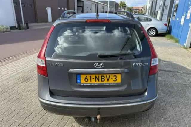 Hyundai i30 (2010) thumbnail 4