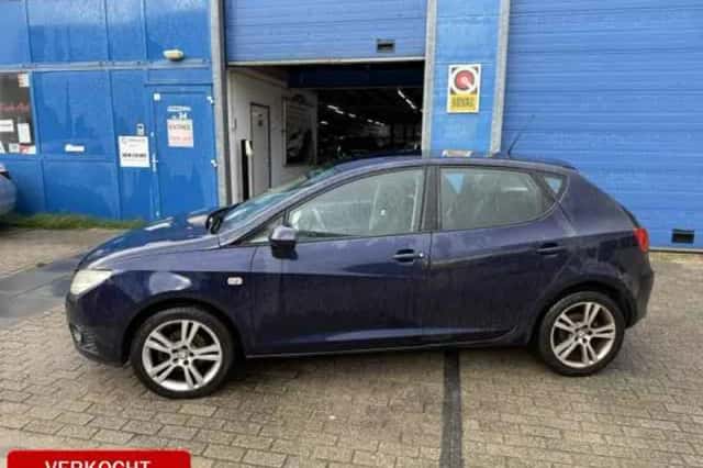 SEAT Ibiza (2009) thumbnail 2