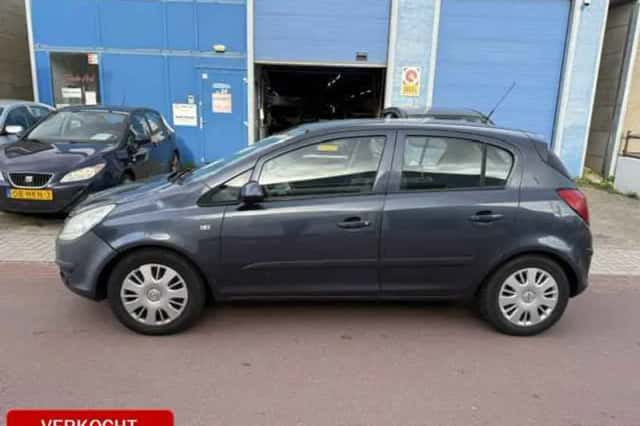 Opel Corsa (2008) thumbnail 2