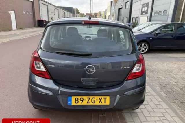 Opel Corsa (2008) thumbnail 4