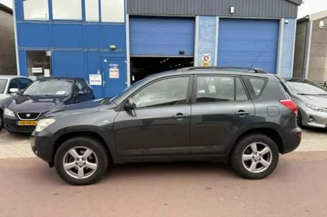 Toyota RAV4 (2008) thumbnail 2