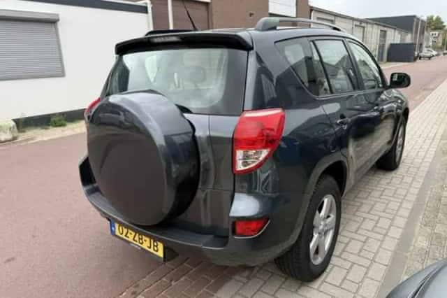 Toyota RAV4 (2008) thumbnail 6