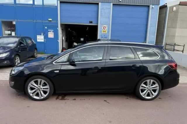 Opel Astra (2011) thumbnail 2