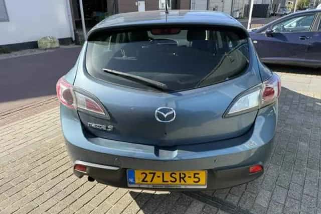 Mazda 3 (2010) thumbnail 4