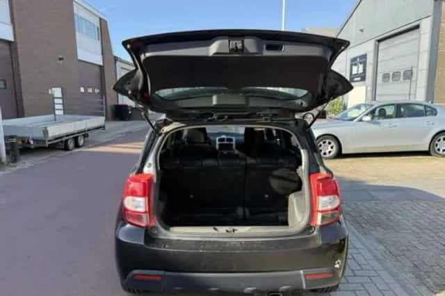 Toyota Urban Cruiser (2009) thumbnail 5
