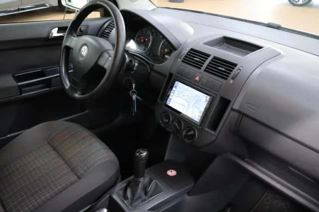 Volkswagen Polo (2007) thumbnail 6