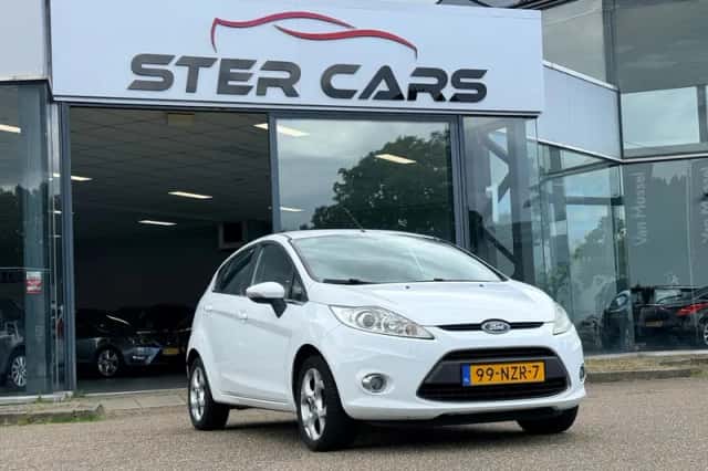 Ford Fiesta (2011) thumbnail 1