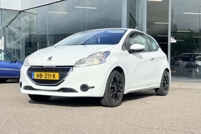 Peugeot 208 (2014) thumbnail 3